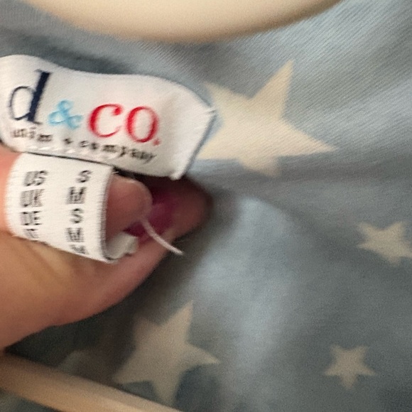 Denim and Compant Blue Star Print chambray Sleeveless Shirt - Picture 4 of 4